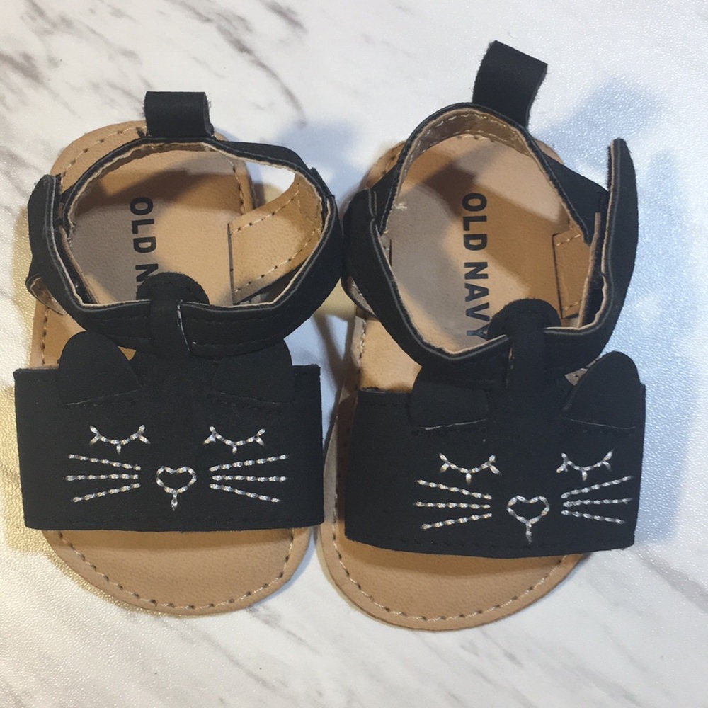 🌻Old navy girl kitty cat sandals.